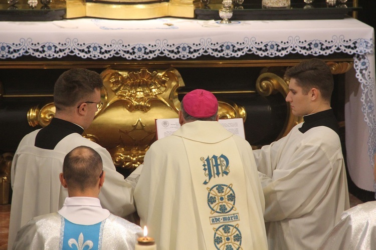 Tuchów. Pielgrzymka na 25-lecie Towarzystwa Przyjaciół WSD w Tarnowie