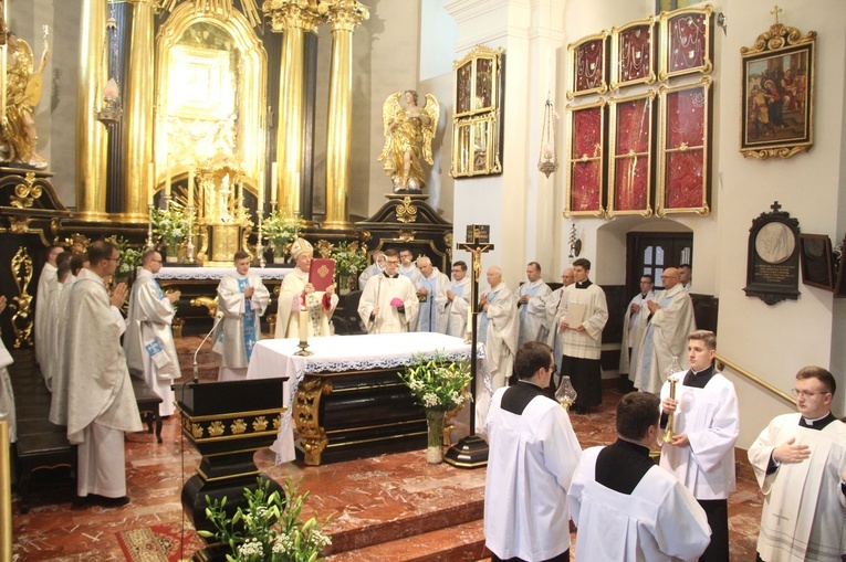Tuchów. Pielgrzymka na 25-lecie Towarzystwa Przyjaciół WSD w Tarnowie
