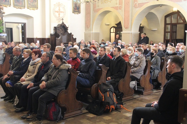 Tuchów. Pielgrzymka na 25-lecie Towarzystwa Przyjaciół WSD w Tarnowie