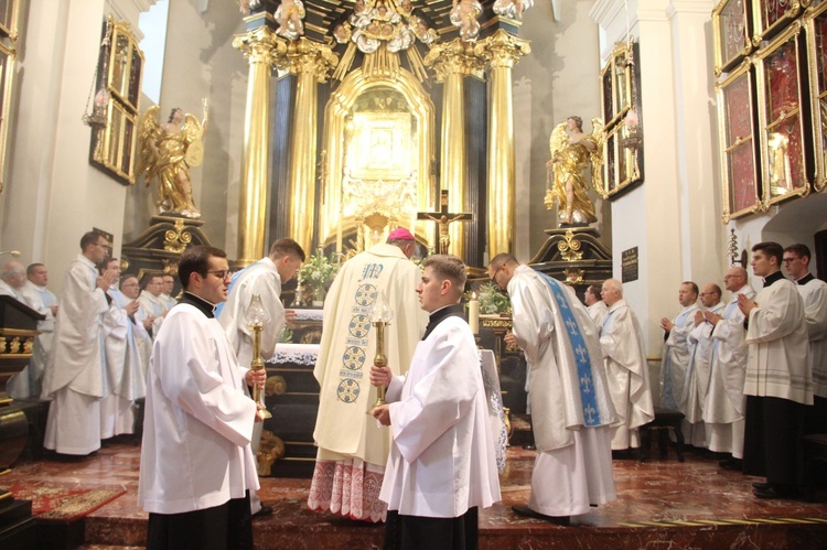 Tuchów. Pielgrzymka na 25-lecie Towarzystwa Przyjaciół WSD w Tarnowie