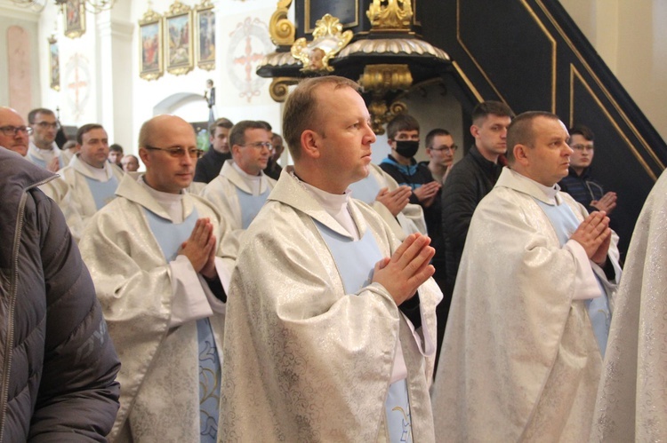 Tuchów. Pielgrzymka na 25-lecie Towarzystwa Przyjaciół WSD w Tarnowie