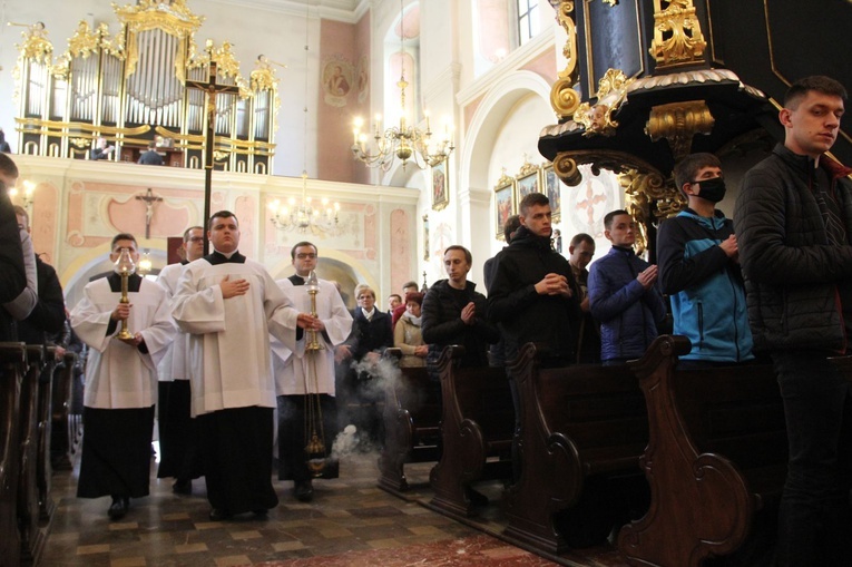 Tuchów. Pielgrzymka na 25-lecie Towarzystwa Przyjaciół WSD w Tarnowie