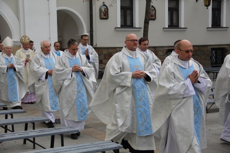 Tuchów. Pielgrzymka na 25-lecie Towarzystwa Przyjaciół WSD w Tarnowie