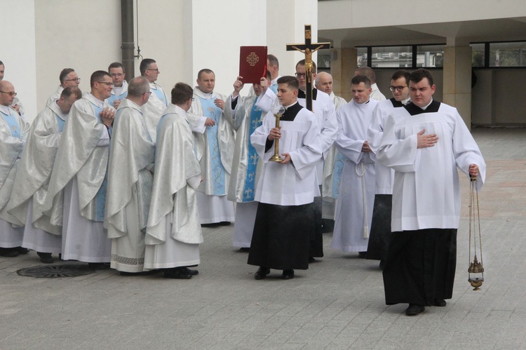 Tuchów. Pielgrzymka na 25-lecie Towarzystwa Przyjaciół WSD w Tarnowie