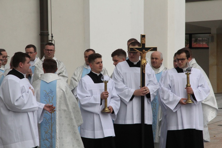 Tuchów. Pielgrzymka na 25-lecie Towarzystwa Przyjaciół WSD w Tarnowie