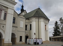 Tuchów. Pielgrzymka na 25-lecie Towarzystwa Przyjaciół WSD w Tarnowie