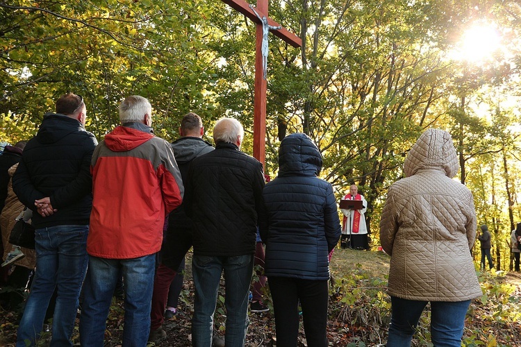 Poświęcenie krzyża nad Jarnołtówkiem