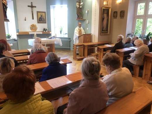Jubileuszowe dęby na 40-lecie KIK-u w bielskim "Józefowie"