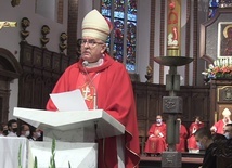 Nawiązując do czytań liturgicznych bp. Piotr Jarecki podkreślił, że dają one ważne wskazówki stylu modlitwy i konsultacji synodalnych: spotkanie, wysłuchanie, rozeznanie.