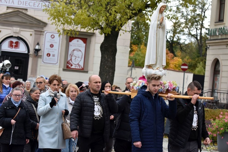 Różaniec za Polskę w Świdnicy