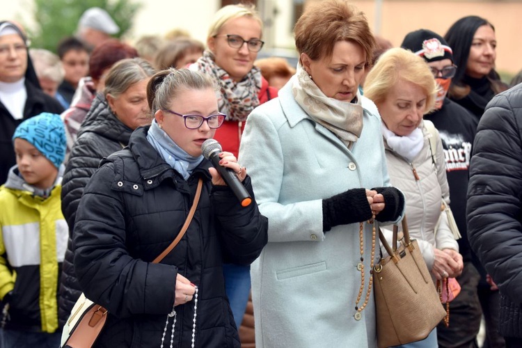 Różaniec za Polskę w Świdnicy