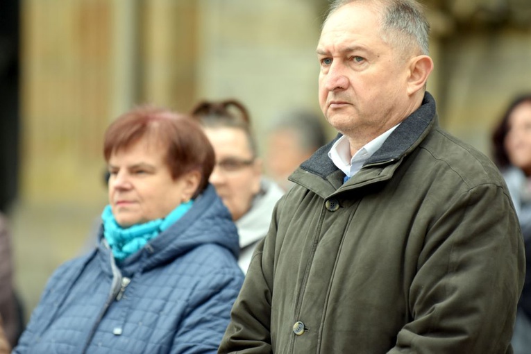 Różaniec za Polskę w Świdnicy