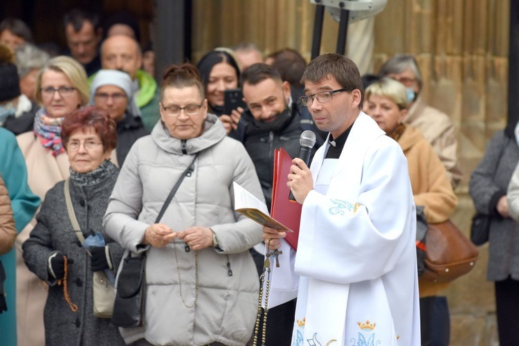 Różaniec za Polskę w Świdnicy