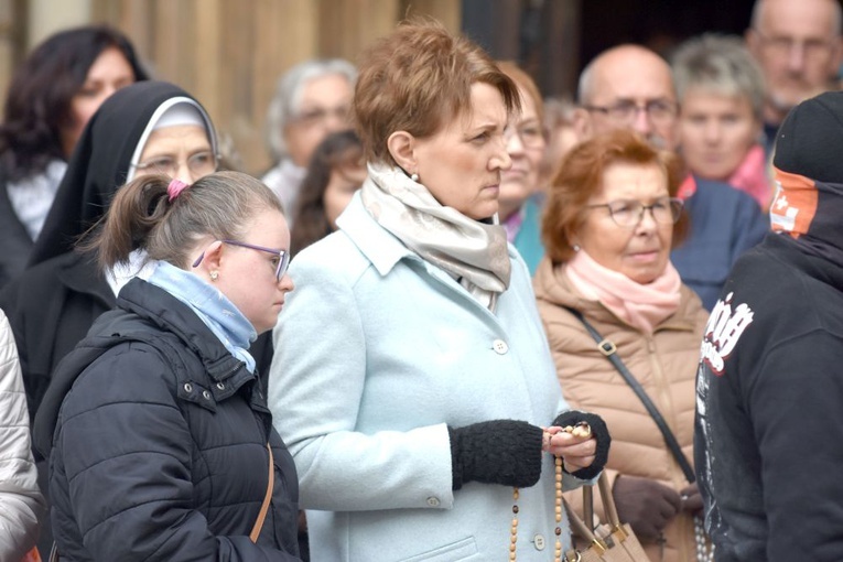 Różaniec za Polskę w Świdnicy
