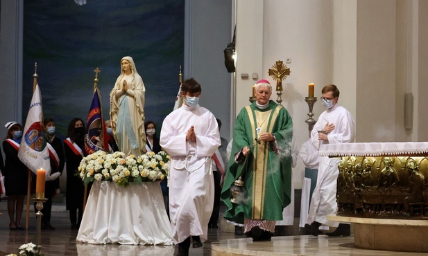 Bp Szkudło: Wysiłek tych, którzy służą zdrowiu powinien być zarówno doceniony, jak i właściwie wynagrodzony