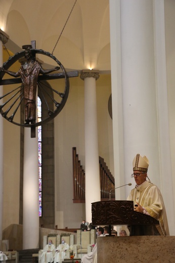 Katowice. Msza św. inaugurująca synod o synadalności w archidiecezji, cz. 1