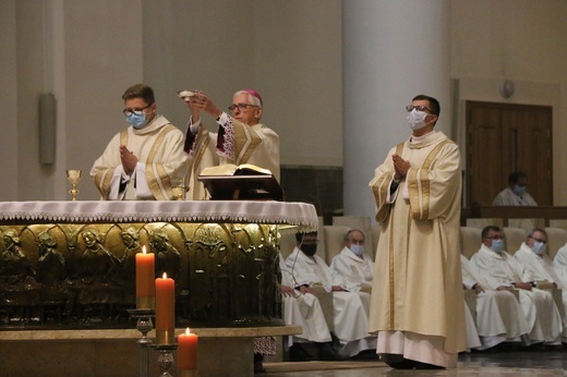 Katowice. Msza św. inaugurująca synod o synadalności w archidiecezji, cz. 1