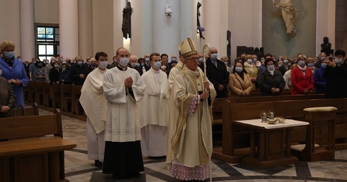 Katowice. Msza św. inaugurująca synod o synadalności w archidiecezji, cz. 2