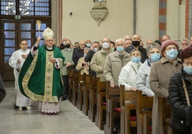 Bp Dajczak: Słowa się zdewaluowały, ale trudno ominąć świadka 