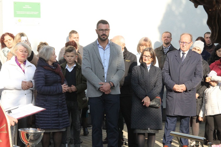 Dębica. Poświęcenie pomnika i pochówek dzieci utraconych