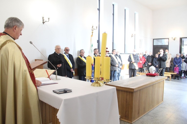 Dębica. Poświęcenie pomnika i pochówek dzieci utraconych