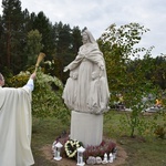 Jastrzębia Góra. Poświęcenie pomnika Dziecka Utraconego 