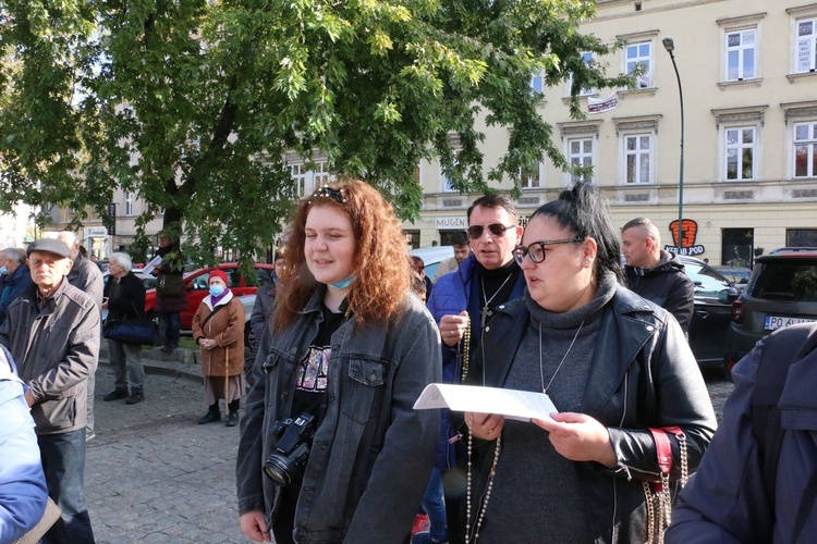 Procesja różańcowa za Polskę cz.1