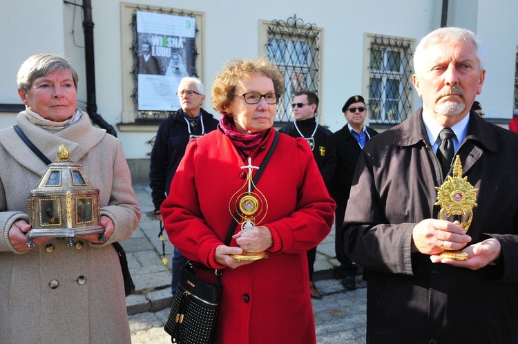 Procesja różańcowa za Polskę cz.2