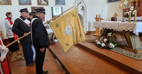 Parszowice. Mocarze - Wyszyński i Popiełuszko