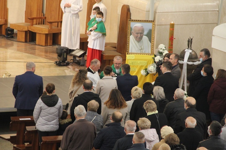 Dąbrowa Tarnowska. Wprowadzenie relikwii bł. kard. Wyszyńskiego