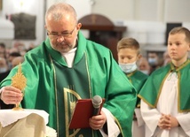 Dąbrowa Tarnowska. Wprowadzenie relikwii bł. kard. Wyszyńskiego