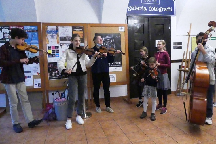 "Ustami malowane" - wystawa prac Jana Sporka z Glinki w Bielsku-Białej