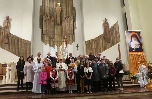 Nuncjusz apostolski abp Salvatore Pennacchio w parafii NSPJ w Kętach