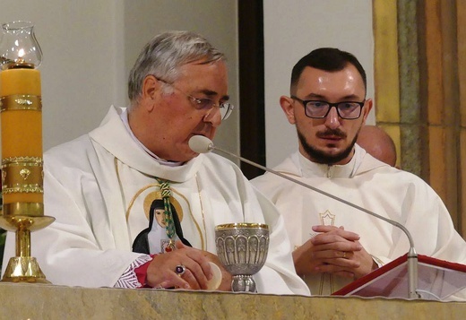 Nuncjusz apostolski abp Salvatore Pennacchio w parafii NSPJ w Kętach