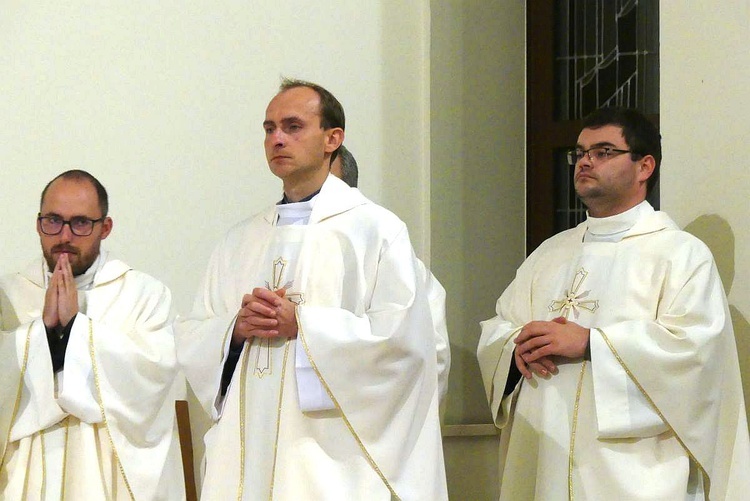 Nuncjusz apostolski abp Salvatore Pennacchio w parafii NSPJ w Kętach