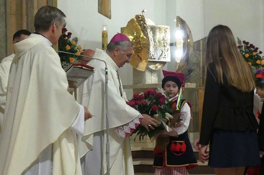 Nuncjusz apostolski abp Salvatore Pennacchio w parafii NSPJ w Kętach