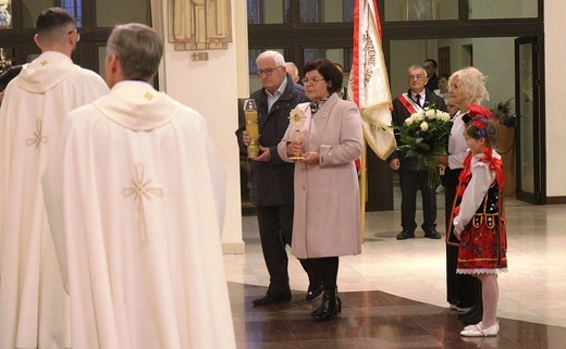 Nuncjusz apostolski abp Salvatore Pennacchio w parafii NSPJ w Kętach