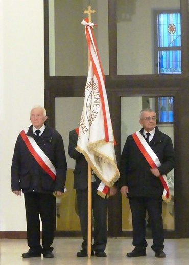 Nuncjusz apostolski abp Salvatore Pennacchio w parafii NSPJ w Kętach