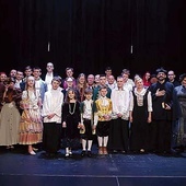 Aktorzy amatorzy  ze Skoczowa na scenie Teatru Elektrycznego.