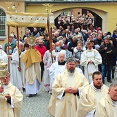 Główne obchody odpustowe odbyły się 17 października. Po uroczystej Mszy św. wierni przeszli z Najświętszym Sakramentem i relikwiami śląskiej księżnej w procesji wokół bazyliki.