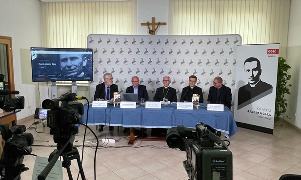 Warszawa. Konferencja prasowa na temat zbliżającej się beatyfikacji ks. Jana Machy