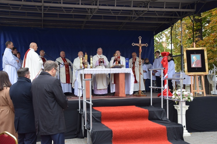 Wprowadzenie relikwii bł. Prymasa Tysiąclecia do Skierniewic