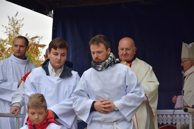 Wprowadzenie relikwii bł. Prymasa Tysiąclecia do Skierniewic