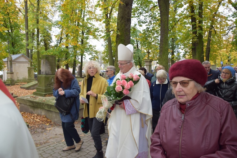 Wprowadzenie relikwii bł. Prymasa Tysiąclecia do Skierniewic