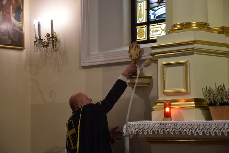 Wprowadzenie relikwii bł. Prymasa Tysiąclecia do Skierniewic