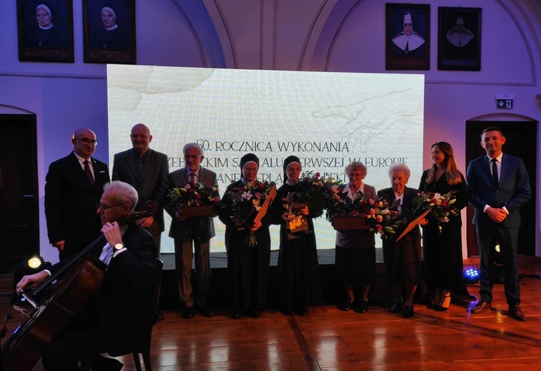 50. rocznica wykonania w Trzebnicy pierwszej w Europie udanej replantacji ręki