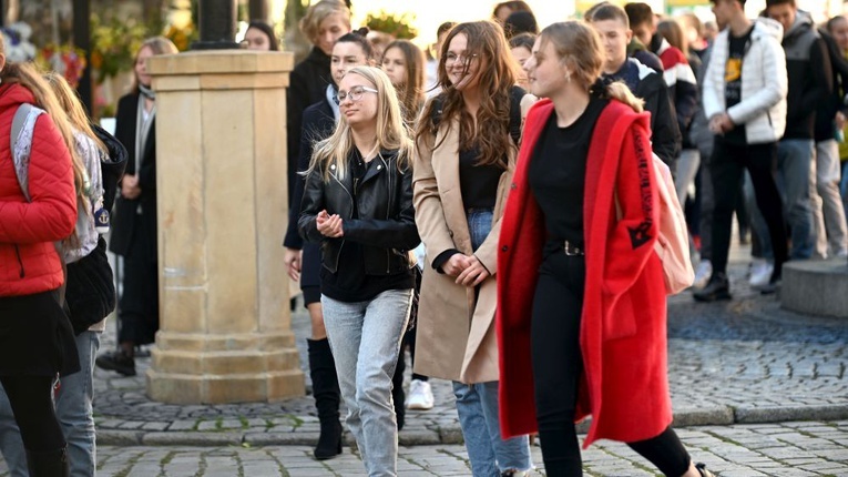 Skarby Jana Pawła II. Młodzi uczcili patrona Świdnicy