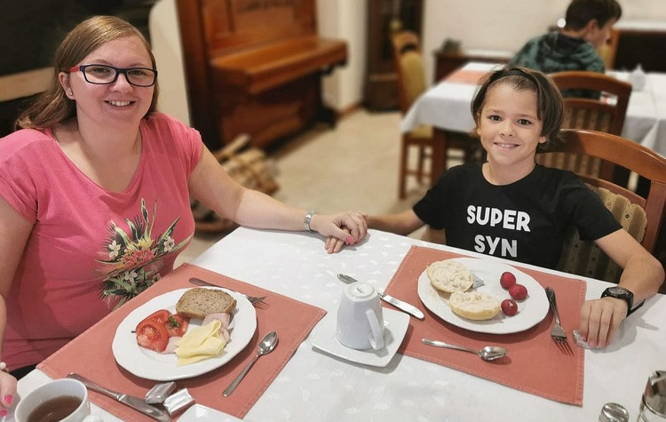 Marzena Skoczeń z synem Piotrem w czasie rekolekcji "Mamy Synów".