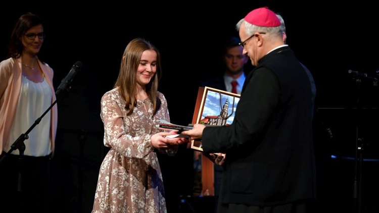 Gala papieska w świdnickim teatrze