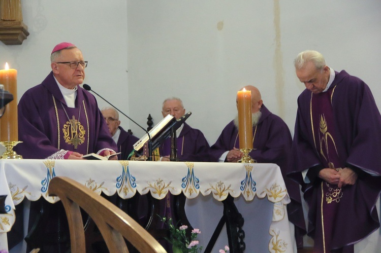 Uroczystości pogrzebowe zmarłego ks. Jana Borzyszkowskiego